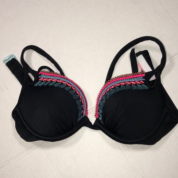 Victoria's Secret Other - NWOT. VIctoria Secret 32B bikini top